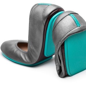 Metallic Pewter Tieks Size 9